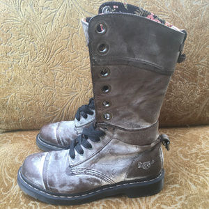 Triumph 1914 Doc Martens